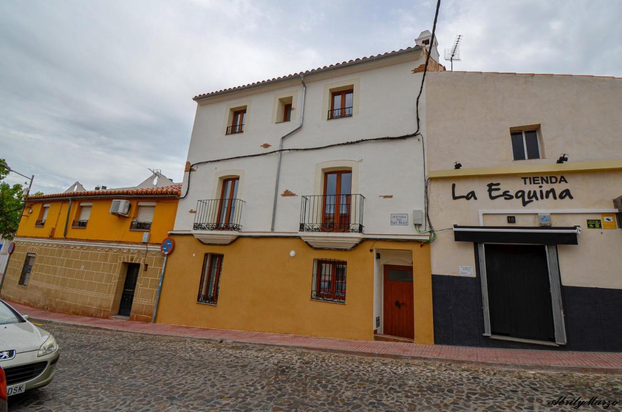 Apartamentos Turisticos Abrilymarzo Cáceres Exterior photo